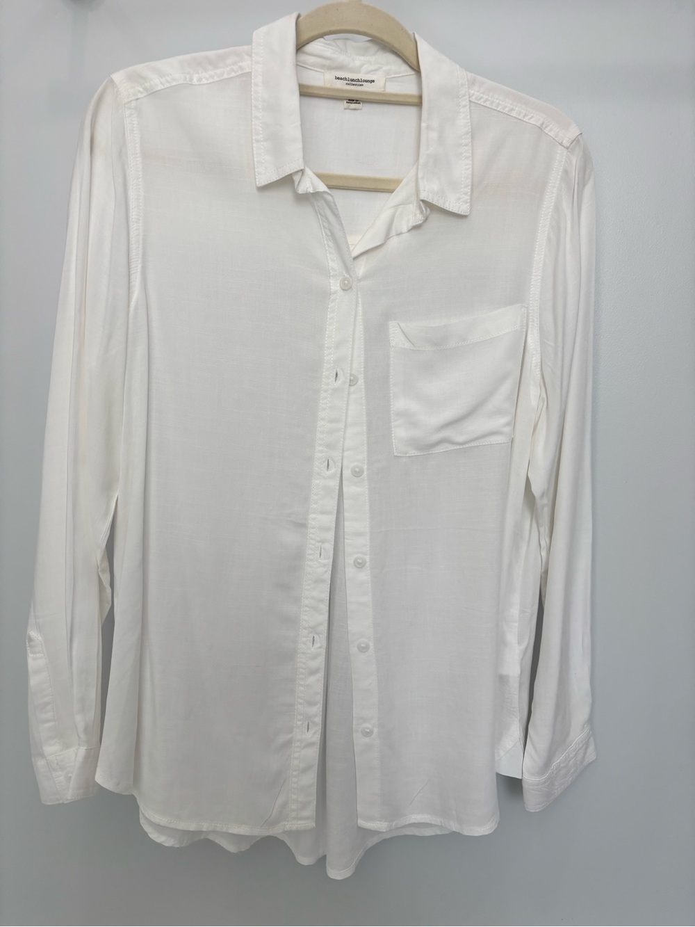 beachlunchlounge White Button-Front Long Sleeve Shirt
